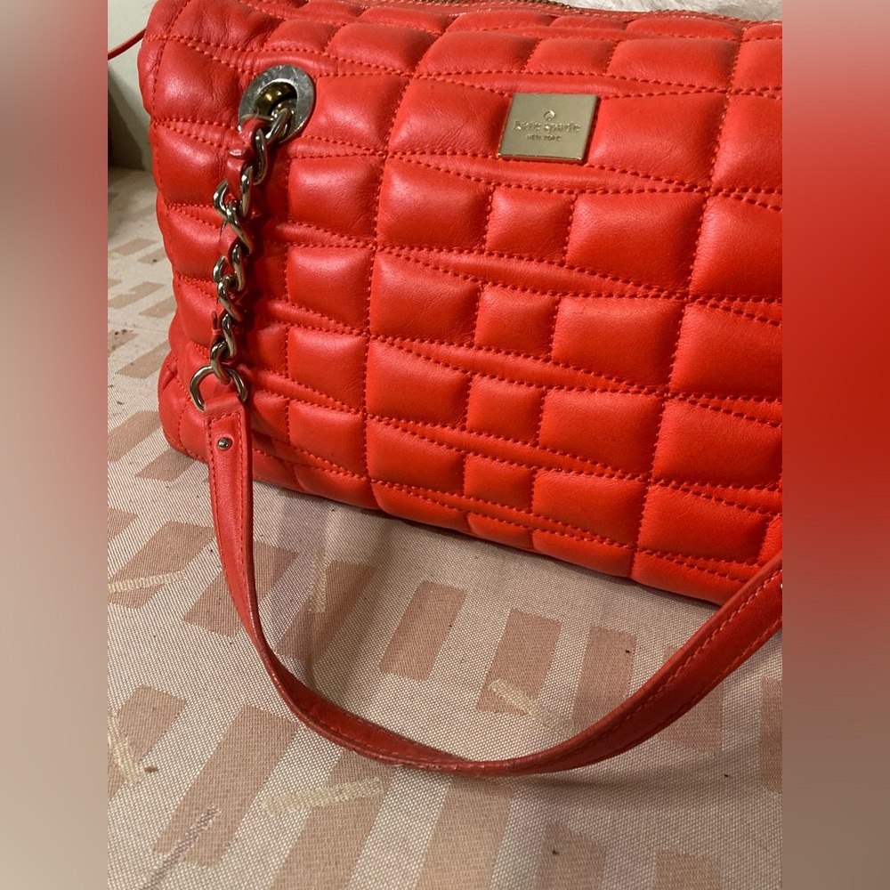 Kate Spade Ruby Red Orange chain Detail Bubble Quilted Leather hand Bag - Picture 3 of 17
